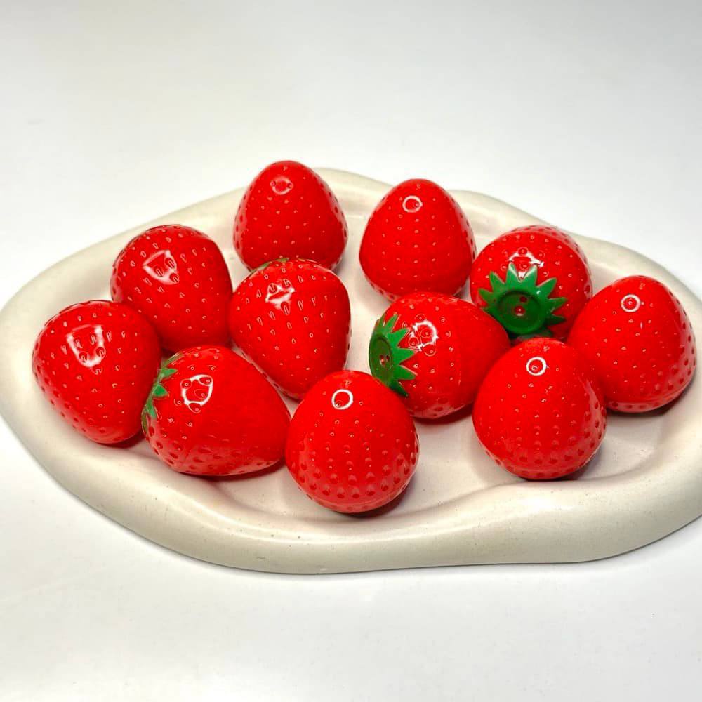 بالم لب توت فرنگی