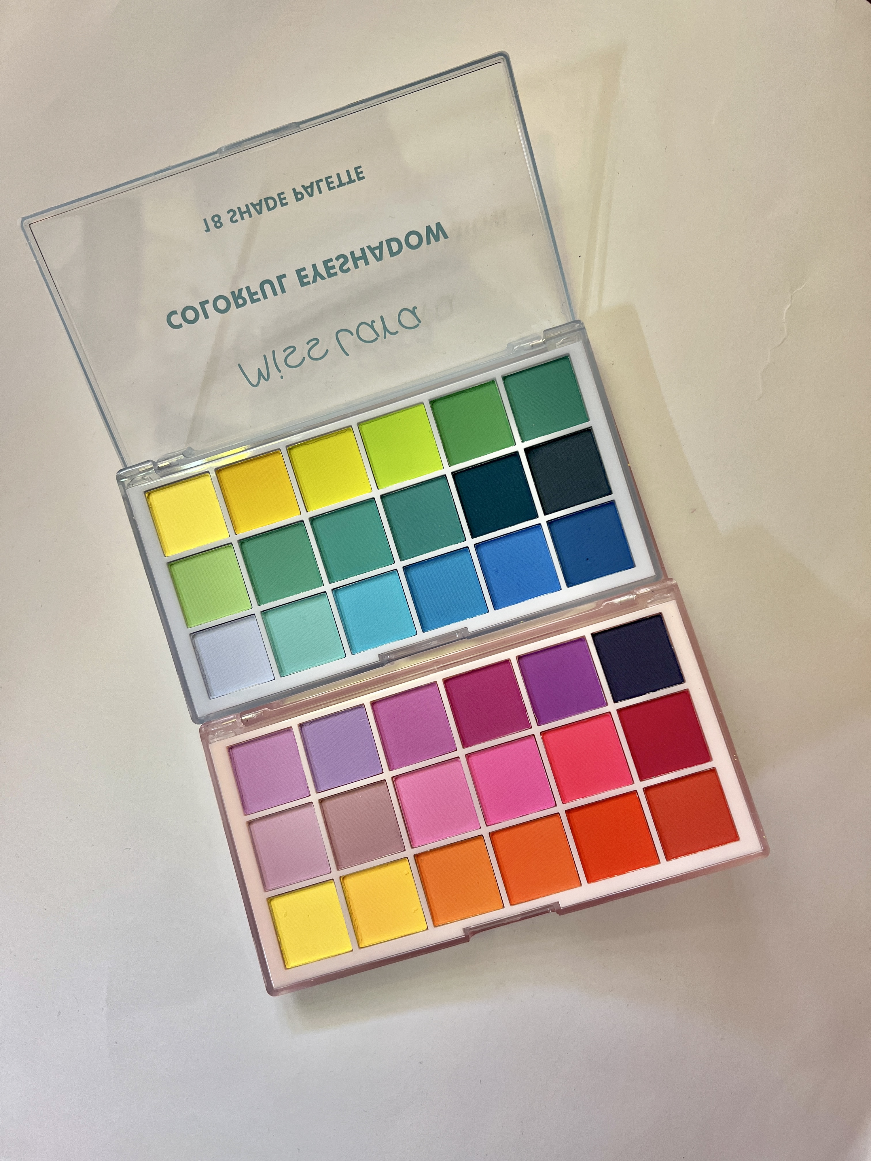 پالت سایه ۱۸ رنگ میس لارا 