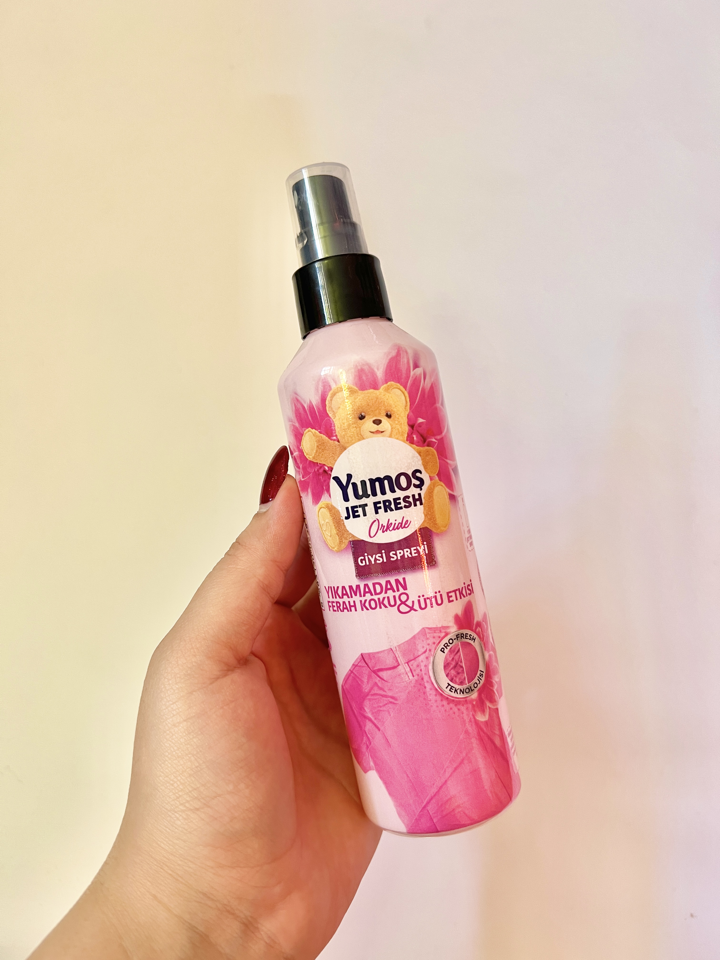 اسپری ضد چروک وخوشبوکننده یوموش