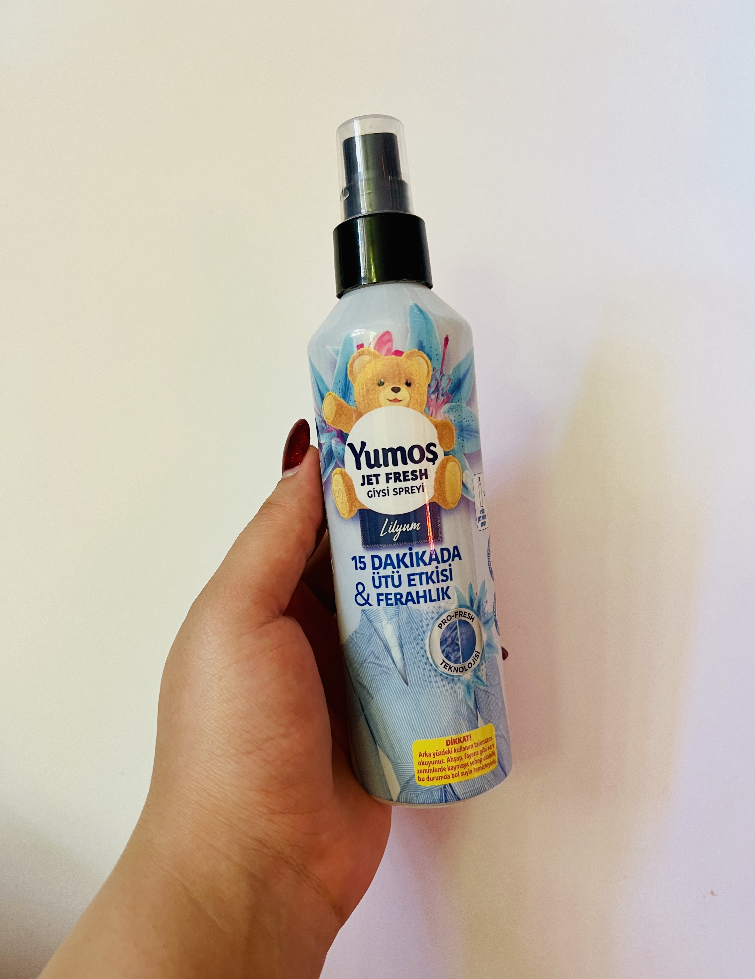 اسپری ضد چروک وخوشبوکننده یوموش