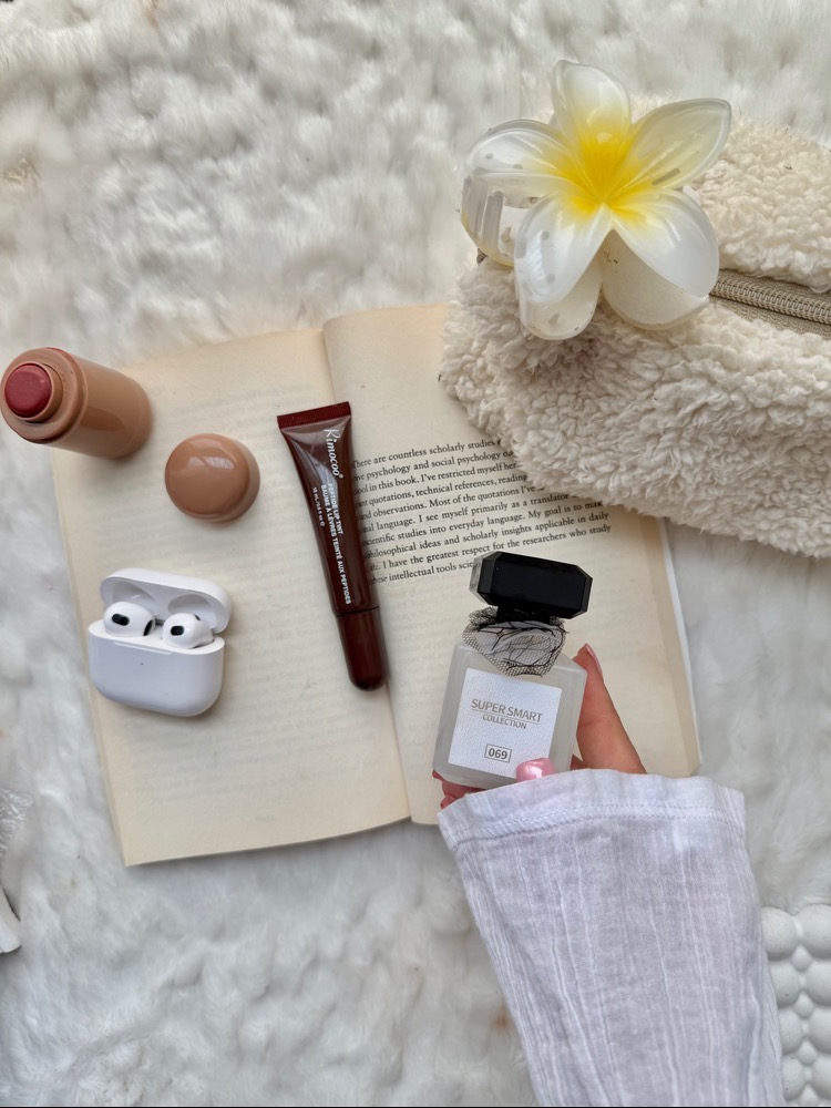 عطر ویکتوریا سکرت تیس کرم کلود