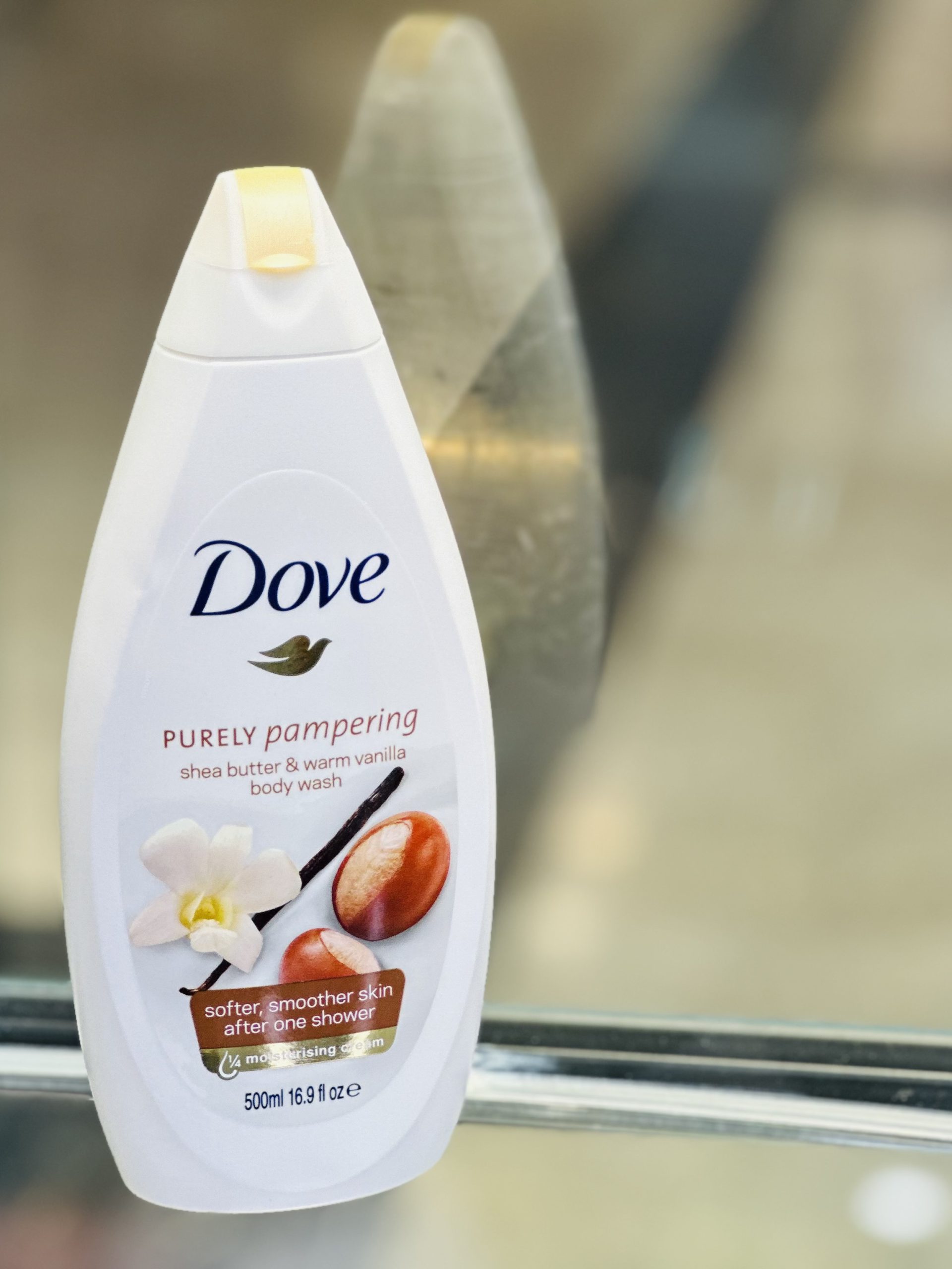 شامپو بدن کرمی داو حاوی شی باتر و وانیل