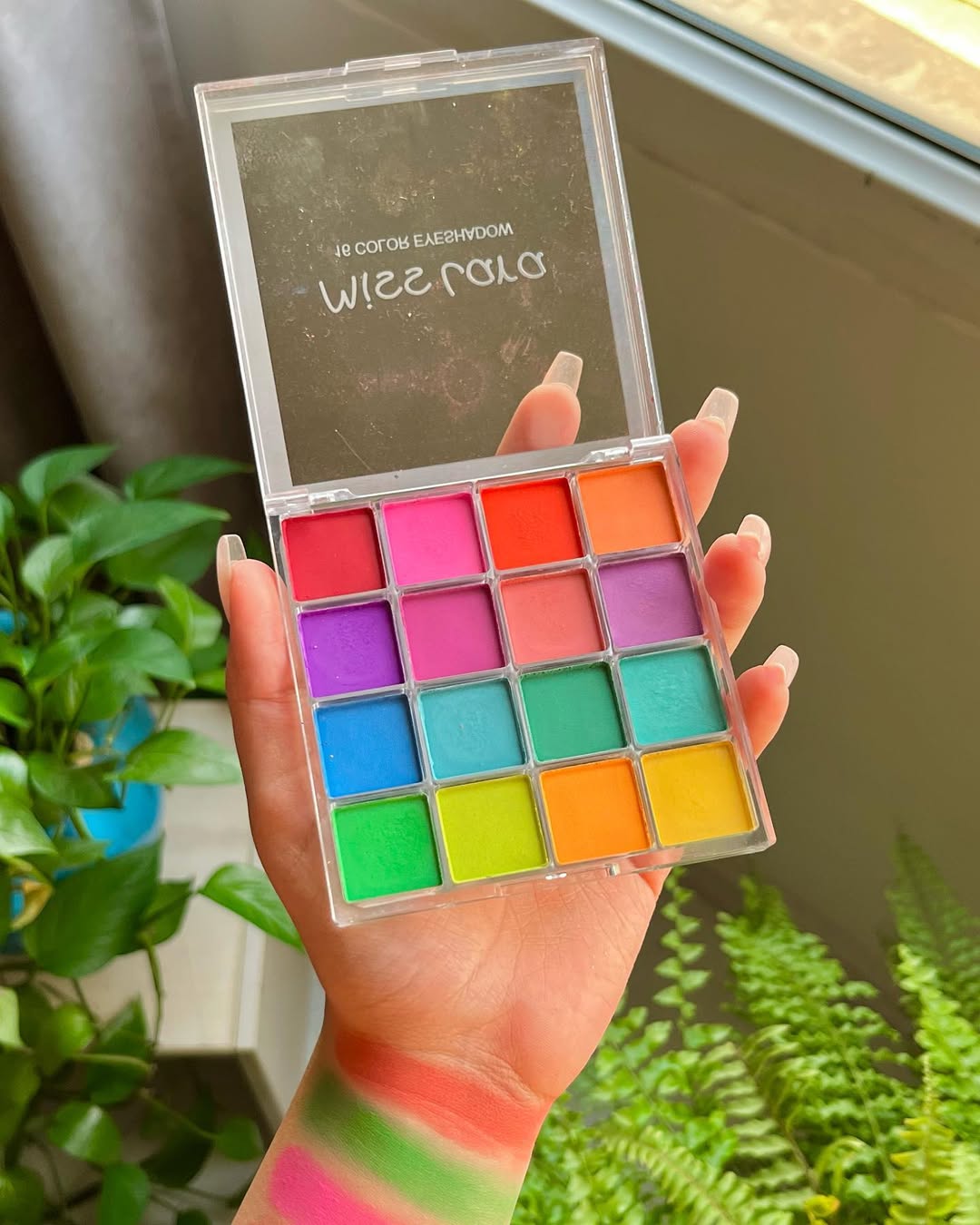 سایه بهاری میس لارا