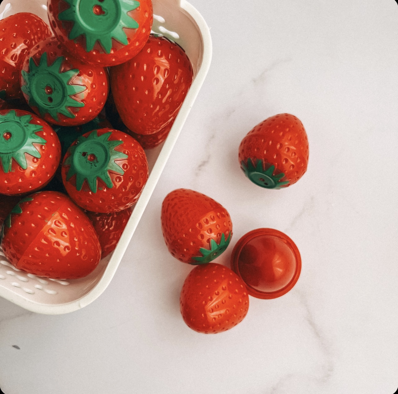 بالم لب توت فرنگی